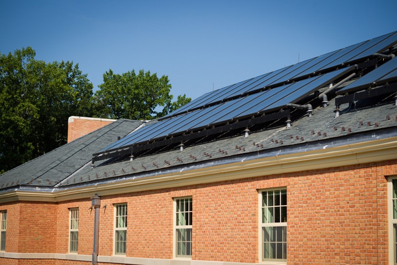 At Wake Forest's South Hall, roof mounted panels contain liquid-filled tubes. Solar energy heats the tubes, providing a sustainable supply of hot water in tanks located in the attic. This stored hot water provides preheated tap water for showers and sinks — greatly reducing the amount of natural gas needed to produce hot water.